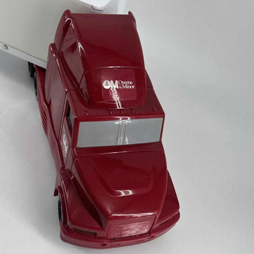 Semi Truck‎ (Plastic) & Metal Trailer Owens & Minor by Funrise w/Sound VTG 2002